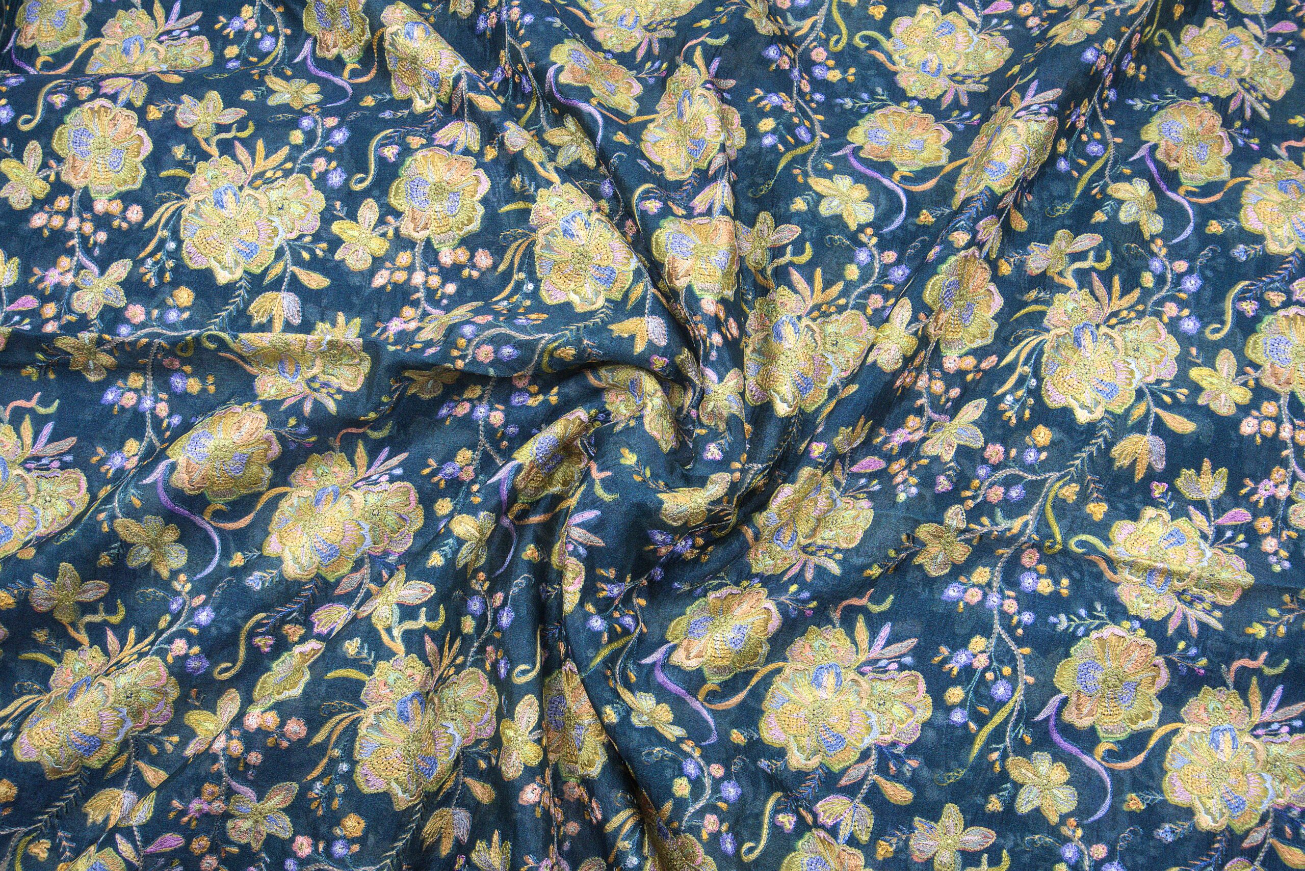 Discover Marina Fab for Top-Quality & Design Fabric | Shop Now!